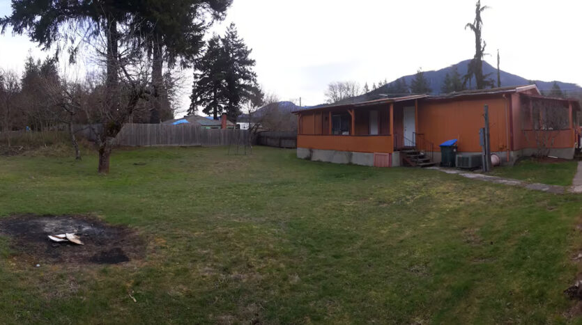 Little Cabin in Packwood
