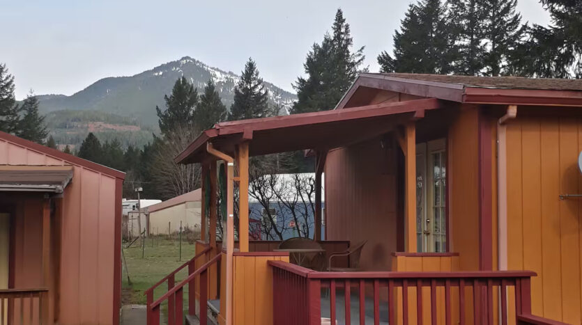 Little Cabin in Packwood