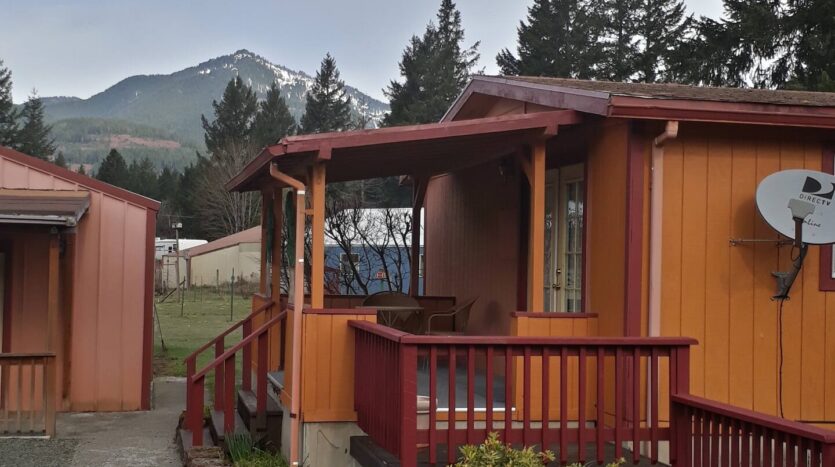 Little Cabin in Packwood